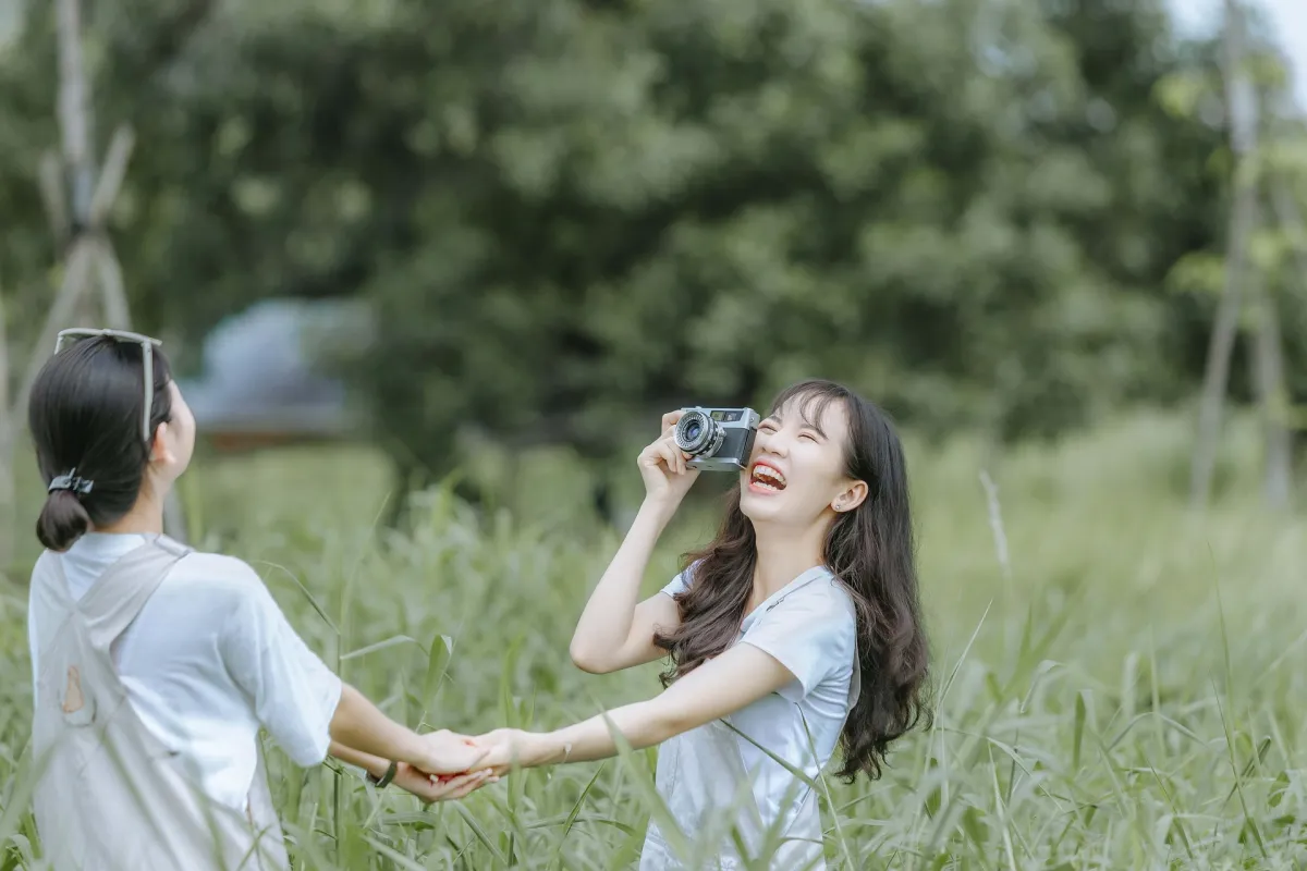 Discovering Your Inner Shutterbug: Signs You're a Passionate Photographer preview image