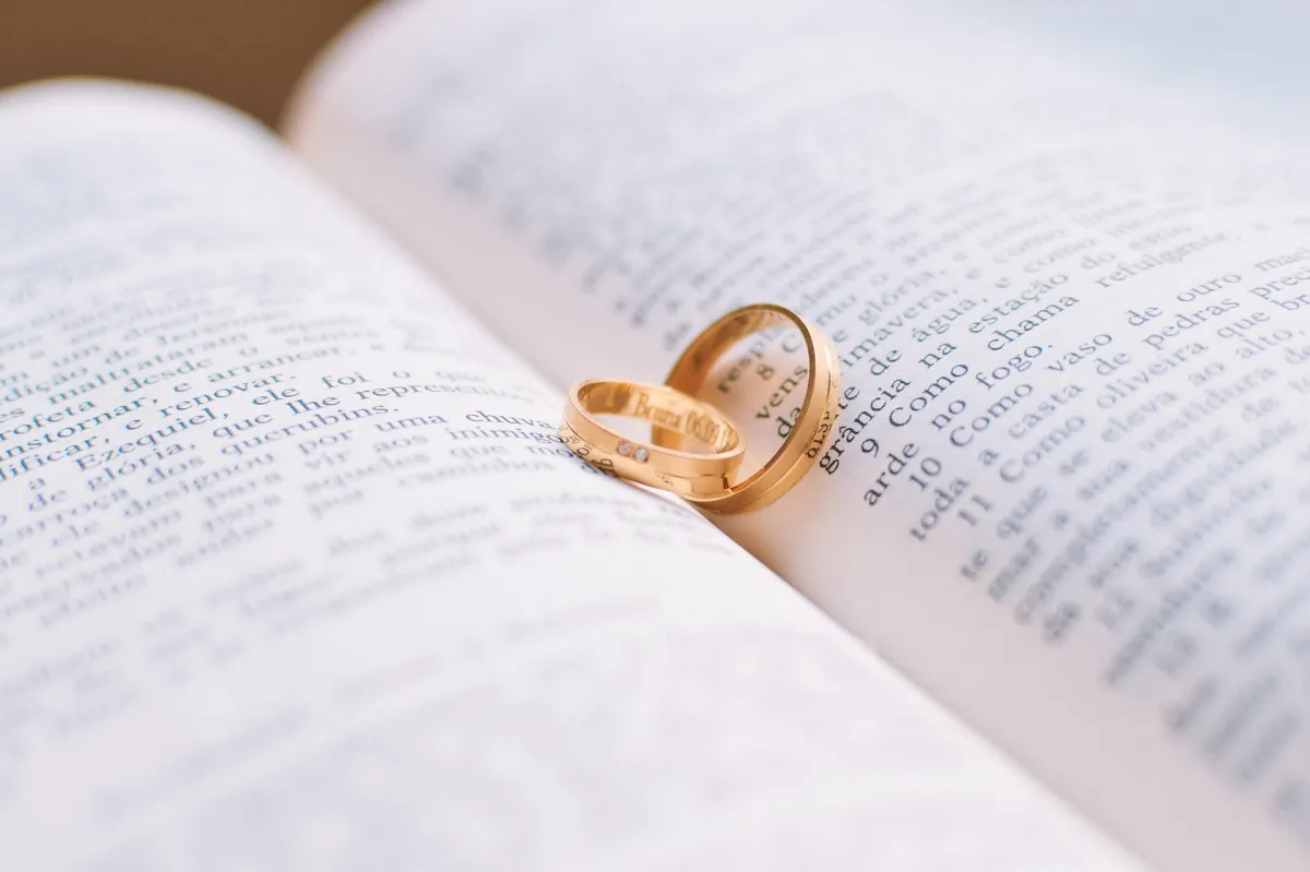 What to Look for in a Wedding Photo Sharing App (5 Questions to Ask Before You Choose) preview image