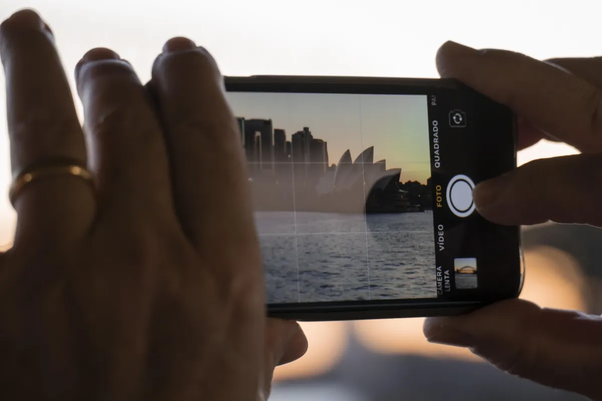 Yogile vs Apple iCloud Photos: Which One Should You Actually Use? preview image