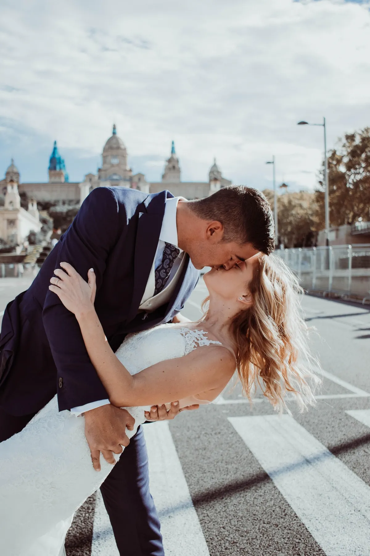 How Wedding Photographers Can Share Photos With Clients Without Using Dropbox preview image
