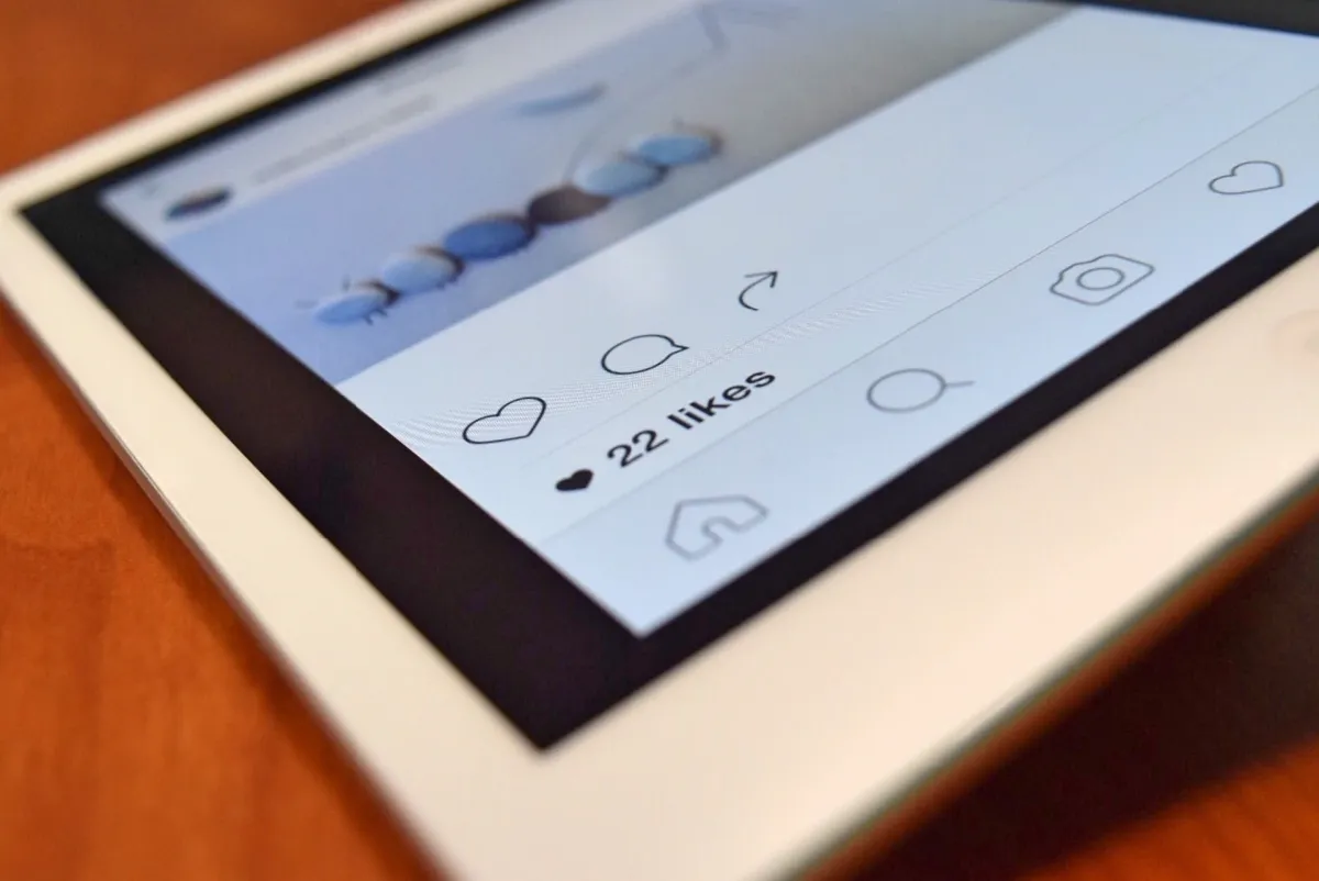 The Best Way to Share a Large Number of Photos Online preview image