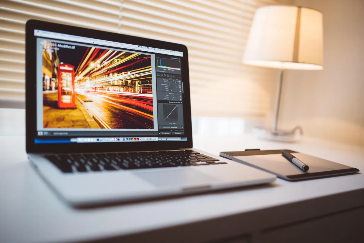 Photo Storage Without AI Scanning: What Your Options Actually Are preview image