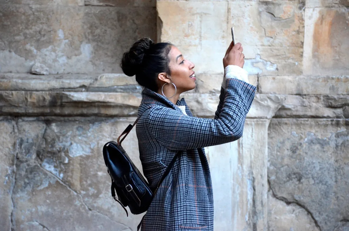 How to take stunning photos with your phone (and no camera!) preview image