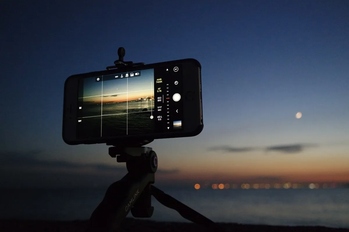 Tips to take night photos preview image